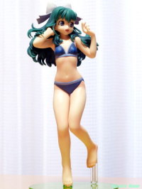 Good Smile Company 1/8 Scale PVC Figure Please Twins : Karen Onodera Swimsuit ver. [ photo : OLYMPUS E-300 & PENTACON auto 50mm F1.8 Muluti Coating ]